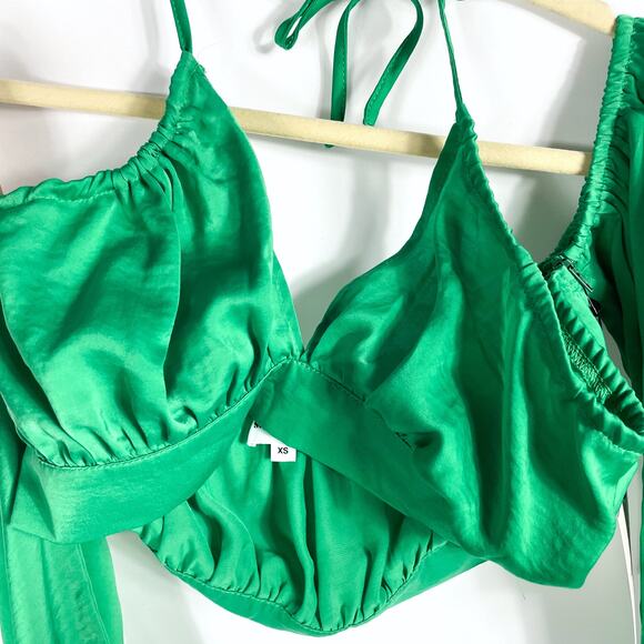 Superdown Reyba Off‎ Shoulder Crop Top Green Satin Keyhole Long Sleeve Sz XS - Picture 7 of 12